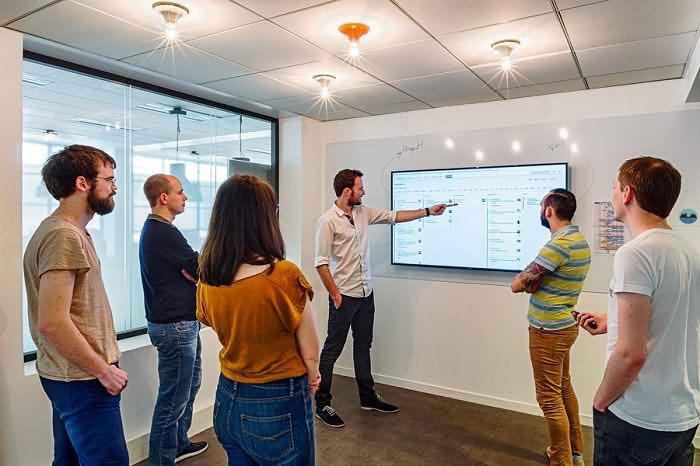 Sai lam thuong gap trong daily stand up meeting trong du an Agile Scrum